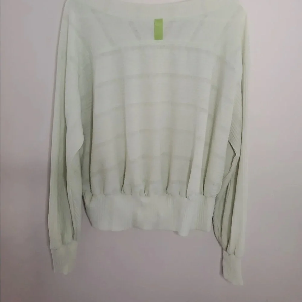 Free People Movement Sage Green Lightweight Top Medium - Picture 11 of 11